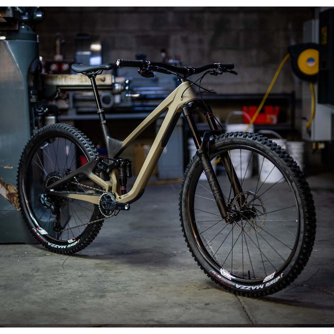 We Are One Composites ARRIVAL 152 SP2 GX AXS Toast / M Bikes - Mountain